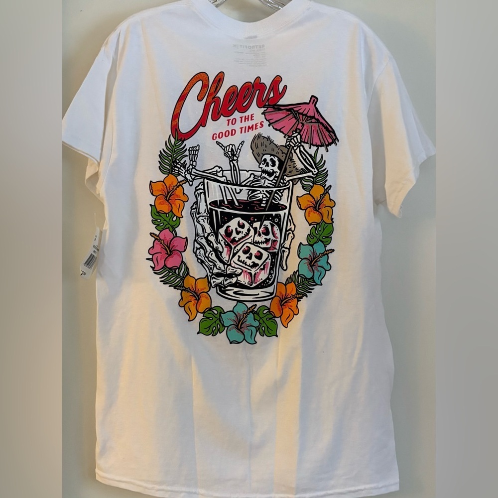 nwt- Dominican Republic
Cheers to the good times
Graphic T-Shirt 2 sided Logo